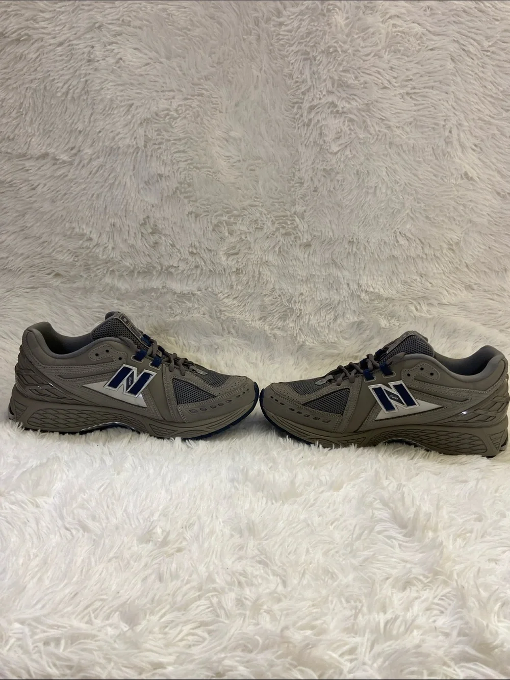 New Balance 1906R Men's Low Top Grey  Sneakers with Navy Accents.Size-11